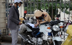 Mua smartphone cho CSGT truy xe chính chủ: Tiền đâu?